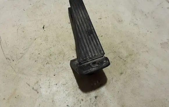 Volvo XC60 Accelerator throttle pedal 32269124