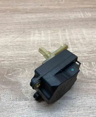 Volvo S60 Air flap motor/actuator 74932F 061202