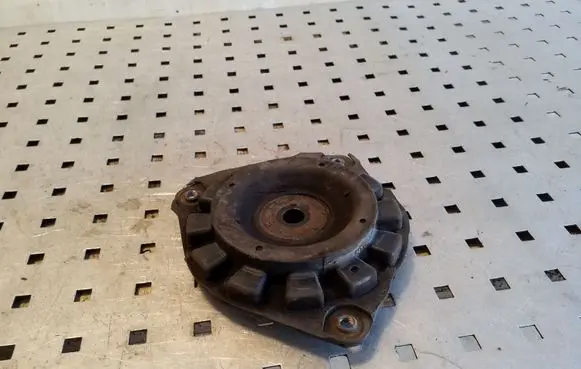 Renault Megane III Front shock absorber mounting bracket 
