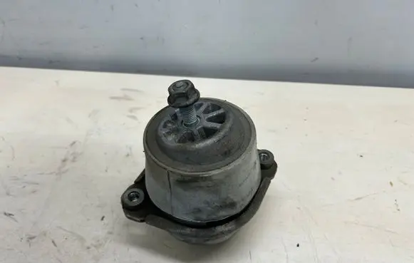 Porsche Cayenne (92A) Engine mount bracket 94837504903