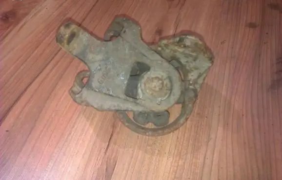 Ford Mondeo MK I Engine mount bracket 93BB6P092CE