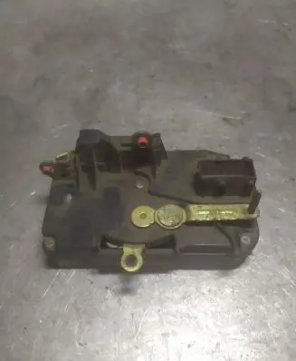 Peugeot 806 Front door lock PBTL2