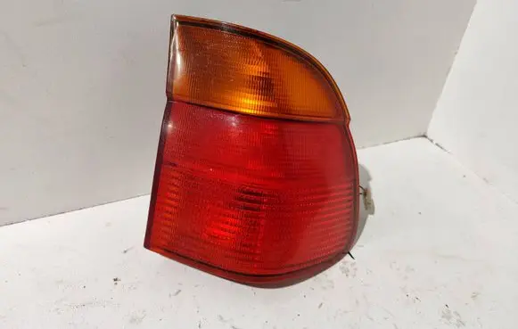 BMW 5 E39 Rear/tail lights 8371324 PPT20