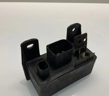 Mercedes-Benz E W211 Glow plug pre-heat relay