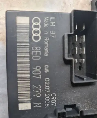Audi A4 S4 B7 8E 8H Comfort/convenience module 8E0907279N
