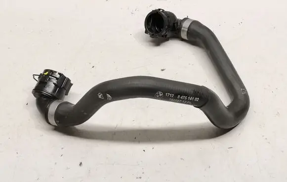 Engine coolant pipe/hose