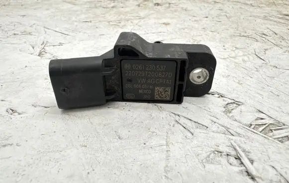 Volkswagen Golf VIII Air pressure sensor 06L906051H