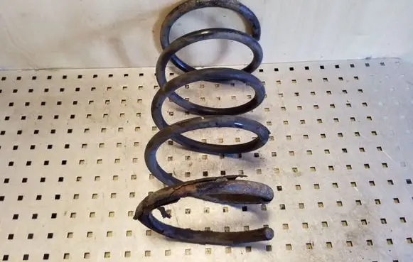 Hyundai Santa Fe Front coil spring