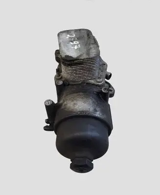 Volvo V50 Oil filter mounting bracket