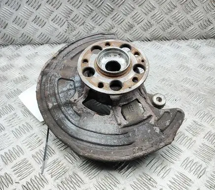 Mercedes-Benz CLA C117 X117 W117 Front wheel hub A2463320200