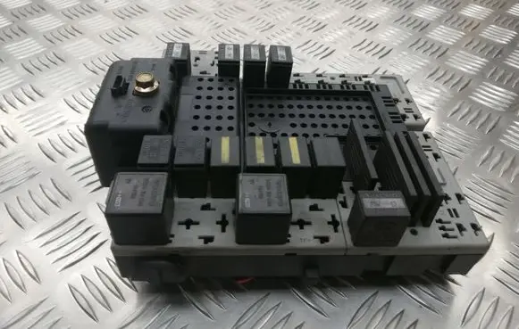 Volvo S80 Fuse module 9162316 2263681