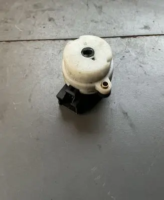 Volvo V70 Ignition lock contact 8645228