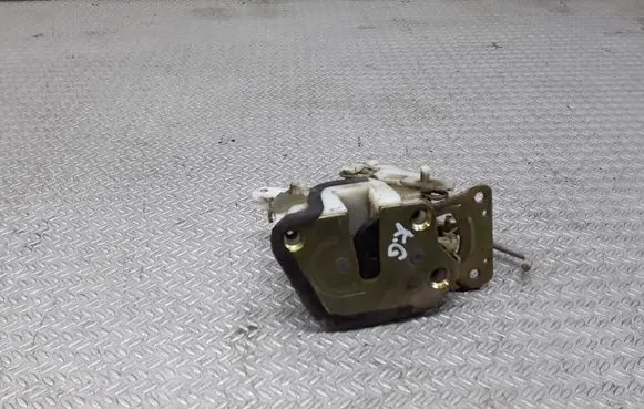 Mitsubishi Pajero Sport I Rear door lock