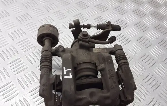 Opel Mokka X Rear brake caliper