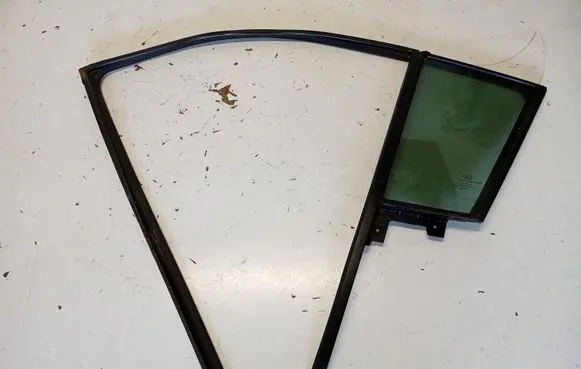 KIA Sportage Rear door window glass