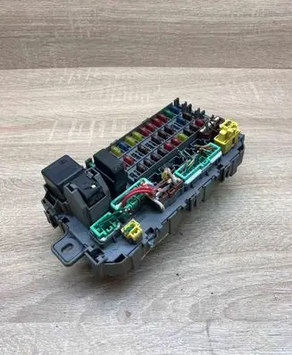 Honda CR-V Fuse module 38600S04G1 RK0298
