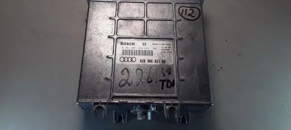 Audi A4 S4 B5 8D Engine control unit/module 0281001438439 028906021BD