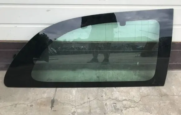 Chrysler Grand Voyager IV Rear side window