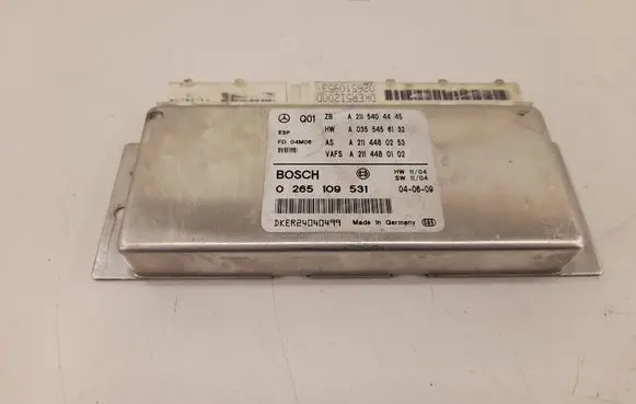 Mercedes-Benz E W211 ESP (stability system) control unit 2115404445 0355456132