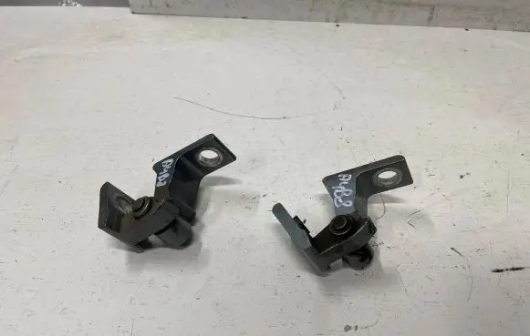 Audi A4 S4 B8 8K Rear door hinge set 8K0831402E 8K0831402B