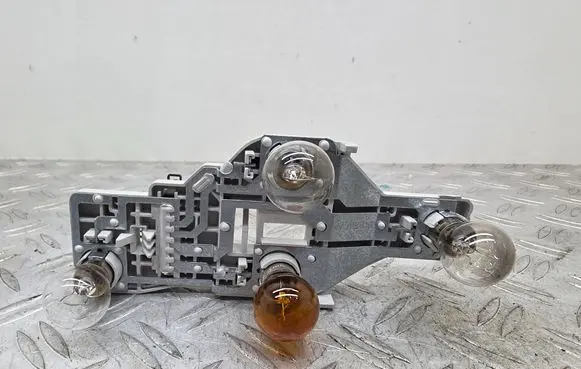 Skoda Octavia Mk2 (1Z) Tail light part 1Z9945258 275922