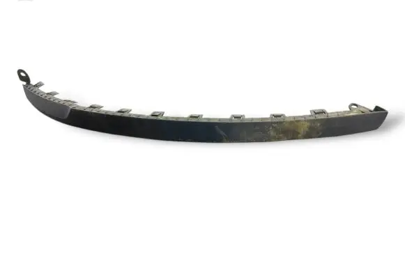 Front bumper lip