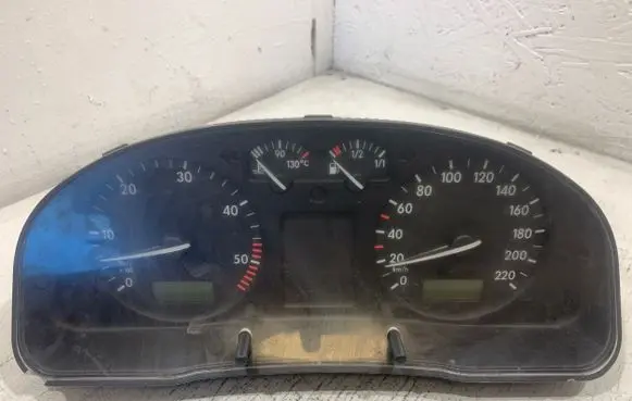 Volkswagen PASSAT B5 Speedometer (instrument cluster) 09051940090