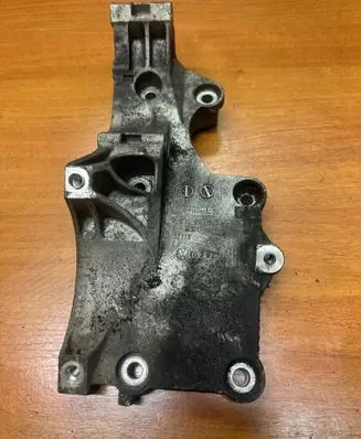 Volkswagen Golf V Generator/alternator bracket 03G903143A
