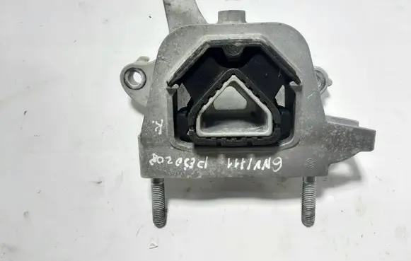 Engine mount bracket