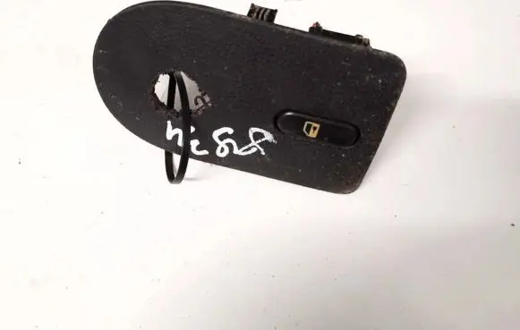 Nissan Qashqai Electric window control switch