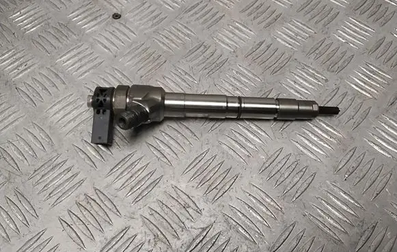 Skoda Octavia Mk4 Fuel injector 04L130277AE