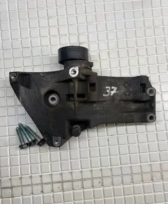 Volkswagen Golf V Engine mounting bracket 036260885