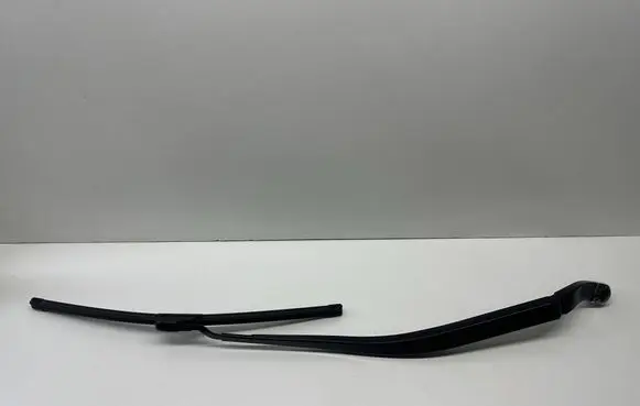 Chrysler Pacifica Front wiper blade arm 2586T2
