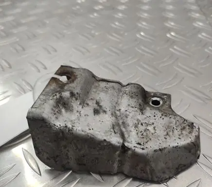 Volkswagen PASSAT B8 Heat shield in engine bay 04L129969J