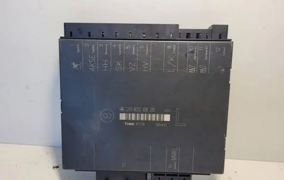 Mercedes-Benz S W220 Seat control module 2208206826