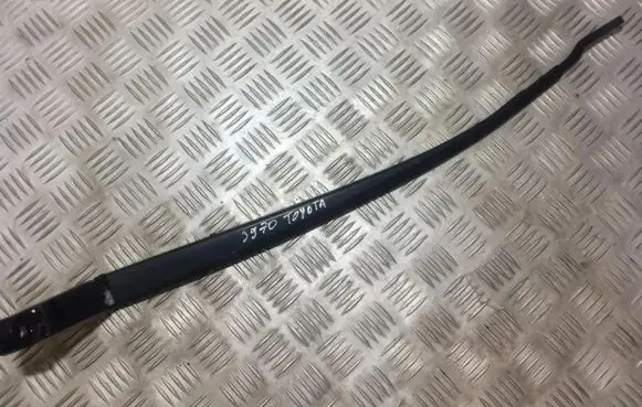 Toyota Auris 150 Front wiper blade arm