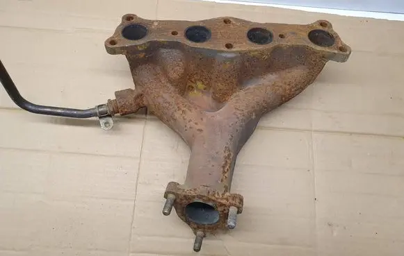 Mazda 323 F Exhaust manifold