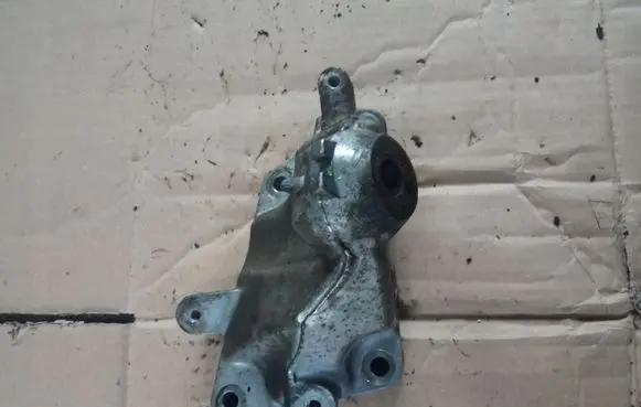 Mercedes-Benz ML W164 Engine mounting bracket A6292230204