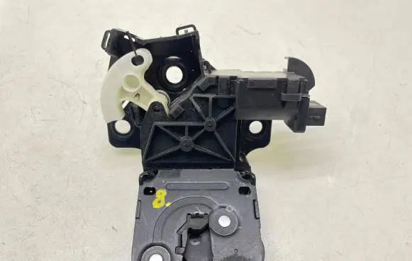 Audi A3 S3 8P Tailgate/trunk/boot lock/catch/latch 8P4827505C 124909