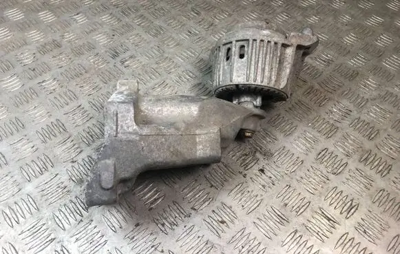 Mercedes-Benz C W204 Engine mount bracket A2122406417 A2122406417C