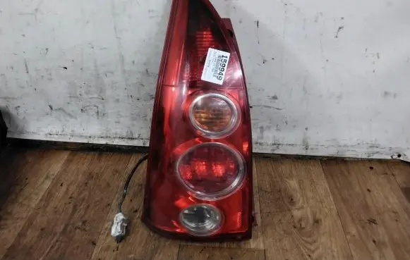 Mazda 323 F Rear/tail lights