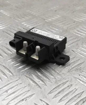 Mercedes-Benz C W205 Charging relay A0009822023 1110029 2803170468