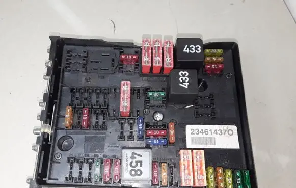 Volkswagen Golf V Fuse module 1K0937124K 234614370 3D0951253A1K0906381