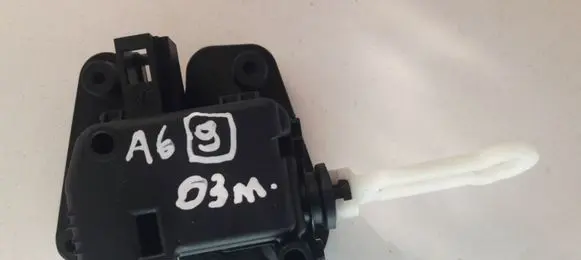 Audi A6 S6 C5 4B Tailgate boot lock/latch motor 8E9827833