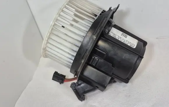 Mercedes-Benz E W212 Heater fan/blower V7771001 SL2W204J