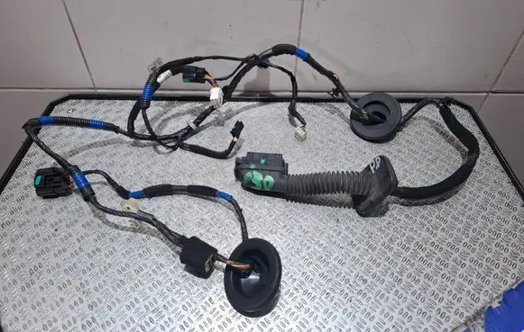 Hyundai i30 Front door wiring loom 91610A6210 21063