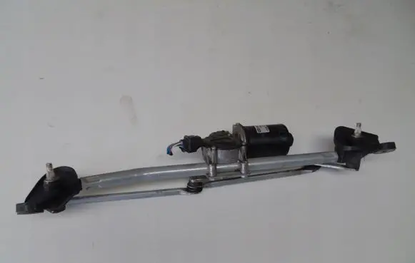 Toyota Corolla E120 E130 Front wiper linkage and motor 851101A040