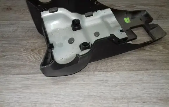 Steering wheel column trim