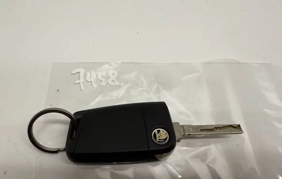 Skoda Karoq Ignition key/card 6V0959752L