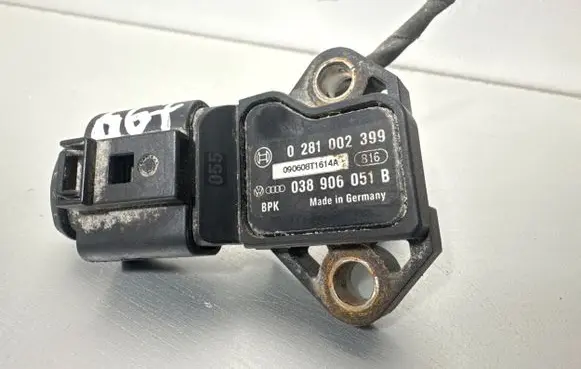 Volkswagen Golf VI Air pressure sensor 038906051B 0281002399 090608T1614A
